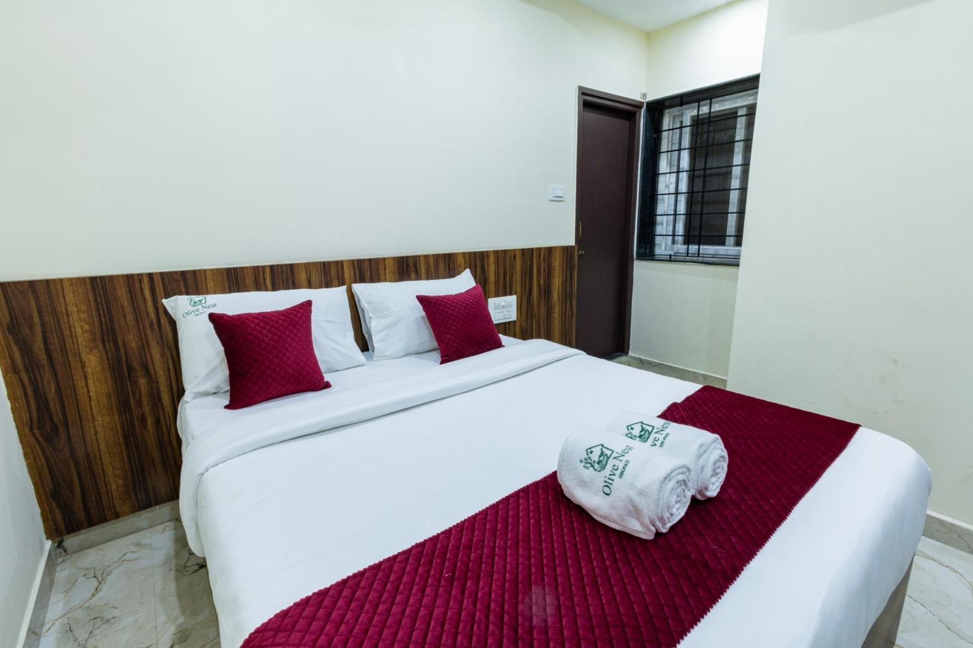 Olive Nest- Tirupati Bus Stand- 300 Meters, Railway Station- 400 Meters Hotell Eksteriør bilde